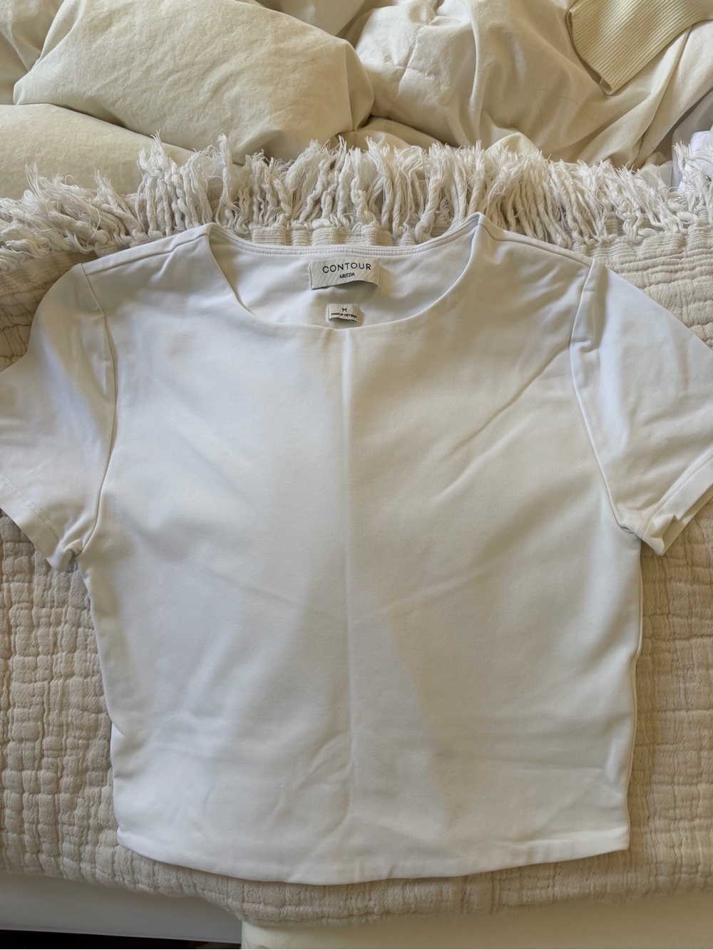Aritzia Cropped Contour T Shirt
